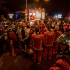 Intervención de los bomberos de París en el incendio de una vivienda en la periferia.-@POMPIERSPARIS