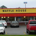 Exterior del restaurante Waffle House, en Alabama.-