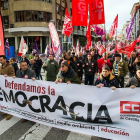 Manifestación de CCOO y UGT, bajo el lema 'Defendamos la democracia', contra las políticas de la Junta de Castilla y León. TOMÁS ALONSO