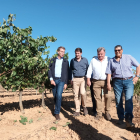 Feijoo ha visitado un viñedo junto al presidente del Consejo Regulador Ribera y el presidente regional