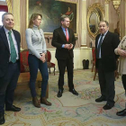 René Payo, Lorena de la Fuente, Javier Lacalle, Rafael López y Begoña Alonso, en la reunión que mantuvieron ayer.-RAÚL G. OCHOA