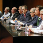 Imagen de la directiva del CB Tizona durante una asamblea.-RAÚL OCHOA