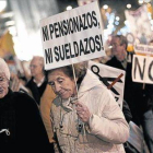 Protestas de pensionistas a favor de una jubilación digna.-Foto: JOSÉ LUIS ROCA