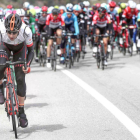 Diego Rubio intenta saltar del pelotón en una de las jornadas de la Vuelta a Andalucía.-PHOTO GOMEZ SPORT