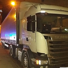 La Guardia Civil recupera un vehículo pesado sustraído horas antes con la mercancía de Zara. ECB