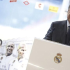 El presidente del Real Madrid, Florentino Pérez, durante una rueda de prensa.-EFE / JAVIER LIZÓN