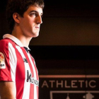 Mikel San José con la camiseta del Athletic Club de Bilbao.-EL PERIÓDICO (TWITTER)