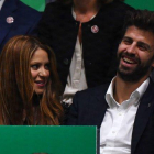 Gerard Piqué junto a Shakira en la final de la Copa Davis.-AFP