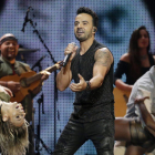 Para cerrar 2018, Fonsi se dedicará a promover Imposible y centrarse en su participación en La Voz España y en la primera edición de La Voz USA Latino.-AP