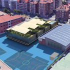 En primer plano la recreación de los nuevos campos de juego en el patio en la parte posterior del complejo, que estará entre el polideportivo y el colegio.-ECB