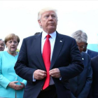 Donald Trump, tras la foto de familia de los participantes en la cumbre del G-7 en Taormina, Sicilia.-REUTERS