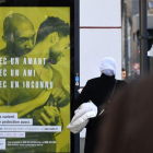 Un cartel de la campaña de prevención del SIDA en una calle de Rennes.-DAMIEN MEYER / AFP