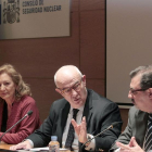 Los consejeros del CSN Cristina Narbona, Rosario Velasco y Fernando Marti Scharfhausen y Fernando Castelló.-ICAL