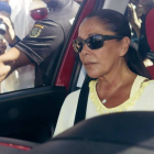 Isabel Pantoja en sus idas y venidas a la cárcel.-Foto: RAÚL CARO/ EFE