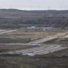 El tecnológico conecta por el sur con la futura autovía de Logroño. Al oeste tiene el aeropuerto y la terminal de mercancías de la que saldría el ramal.-RAÚL OCHOA