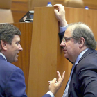 Fernández Carriedo dialoga con Juan Vicente Herrera.-ICAL