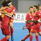 Los jugadores españoles celebran el gol de Álvaro Iglesias.-AFP / DIBYANGSHU SARKAR