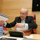 El presidente del Consejo de Cuentas, Jesús Encabo, presenta el informe de fiscalización de la contratación administrativa de la Administración General e Institucional de la Comunidad ejercicios 2012 y 2013 ante la Comisión de Economía y Hacienda de las C-ICAL