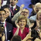 La líder de los nacionalistas escoceses, Nicola Sturgeon, celebra los resultados.-Foto: AP / SCOTT HEPPELL