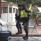 Controles policiales en la frontera de La Jonquera a todos los vehículos procendentes de Francia.-GLORIA SÀNCHEZ (ICONNA)