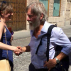 Harrison Ford-, en Toledo, saludado por una fan.-FACEBOOK