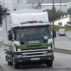 Un camión transitando por las inmediaciones de la zona industrial de Gamonal, en la capital burgalesa.-RAÚL G. OCHOA