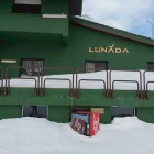 Ayuntamiento y aficionados critican que la estación siga incomunicada por la nieve-ECB