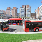 Autobuses circulan en Plaza España. ECB
