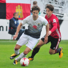 Borda sale con el balón controlado.-JOSÉ ESTEBAN EGURROLA