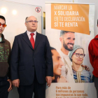 El director de Coceder, Juan Manuel Polentinos, el usuario del programa de Ciudadanía Activa de Plena Inclusión Castilla y León Iván Díez, y el voluntario de Cruz Roja Eduardo Sánchez, durante la presentación de la campaña 'X Solidaria'-ICAL