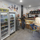 Unos clientes en ‘La Vache Folle’.-ISRAEL L. MURILLO