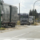 Imagen de camiones aparcados en el polígono Burgos Este.