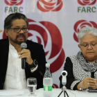 Márquez (izquierda) y Daza, en una rueda de prensa en Bogotá, el 1 de noviembre. /-EFE / MAURICIO DUEÑAS CASTAÑEDA