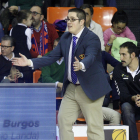 Diego Epifanio pide atención a sus jugadores durante un partido.-SANTI OTERO