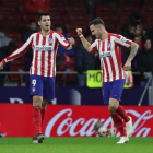 Saúl celebra con Morata el segundo gol del Atlético.-EFE