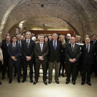Los directivos de la entidad posan con los representantes de los medios de comunicación en el Museo Goya.-ECB