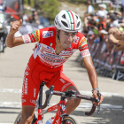 Iván Ramiro Sosa celebra su doble victoria una vez que atraviesa la línea de meta.-SANTI OTERO