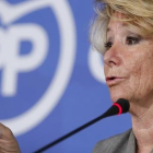 Esperanza Aguirre durante una rueda de prensa.-EFE / MARISCAL