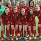 Iria Castro -de pie segunda por la derecha- ha jugado como titular los tres partidos de España en Inglaterra-ECB