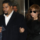 La actriz Rosie Perez, amiga de Annabella Sciorra, a su llegada al juicio contra Harvey Weinstein en Nueva York.-