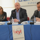 Emiliana Molero (FAE), Raúl Labarga y Andrés Gutiérrez de (ABEAV).-ISRAEL L. MURILLO
