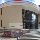 Imagen de los accesos de la biblioteca Gonzalo de Berceo.-ISRAEL L. MURILLO