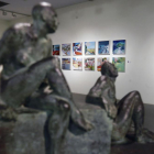 Las esculturas de Francisco Ortega enmarcan la colección de pinturas de Rubén Arroyo.-Raúl Ochoa