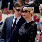 Jared Kushner habla con su esposa, Ivanka Trump, durante un acto en Israel.-REUTERS / JONATHAN ERNST