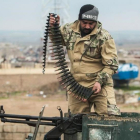 Un militar iraquí sobre un vehículo armado se prepara para los combates, el pasado miércoles en Mosul.-AHMAD AL-RUBAYE