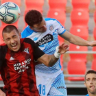 Antonio Sánchez disputa un balón aéreo en el encuentro ante el Lugo.-LALIGA