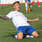 Juanma celebra uno de los goles que marcó con el Marbella.-ALSOLDELACOSTA.COM