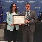 La veterinaria burgalesa Alba Carazo recogió su premio el jueves en Madrid.-ECB