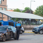 El vehículo, ubicado en un garaje de la calle Gonzalo de Berceo, presentaba marcas de la colisión tras el súbito ataque al corazón sufrido por su conductor. SANTI OTERO