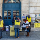 Recogida de firmas de Amnistía Internacional en Burgos con motivo del 74 aniversario de la Declaración Universal de los Derechos Humanos. SANTI OTERO